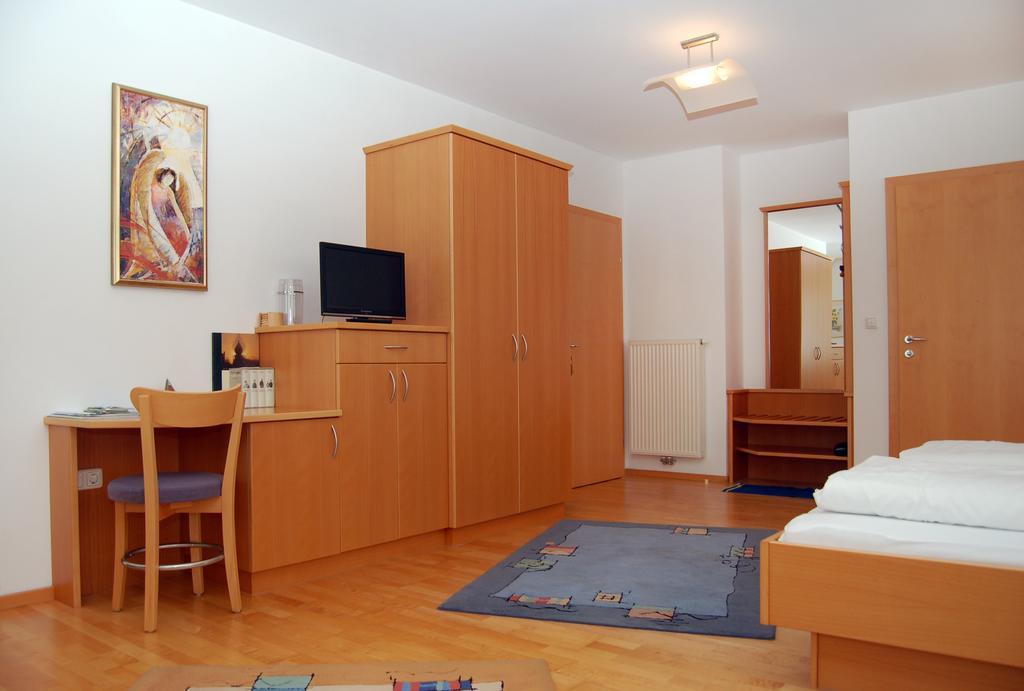 Pension Zur Post Lägenhet Bad Blumau Rum bild