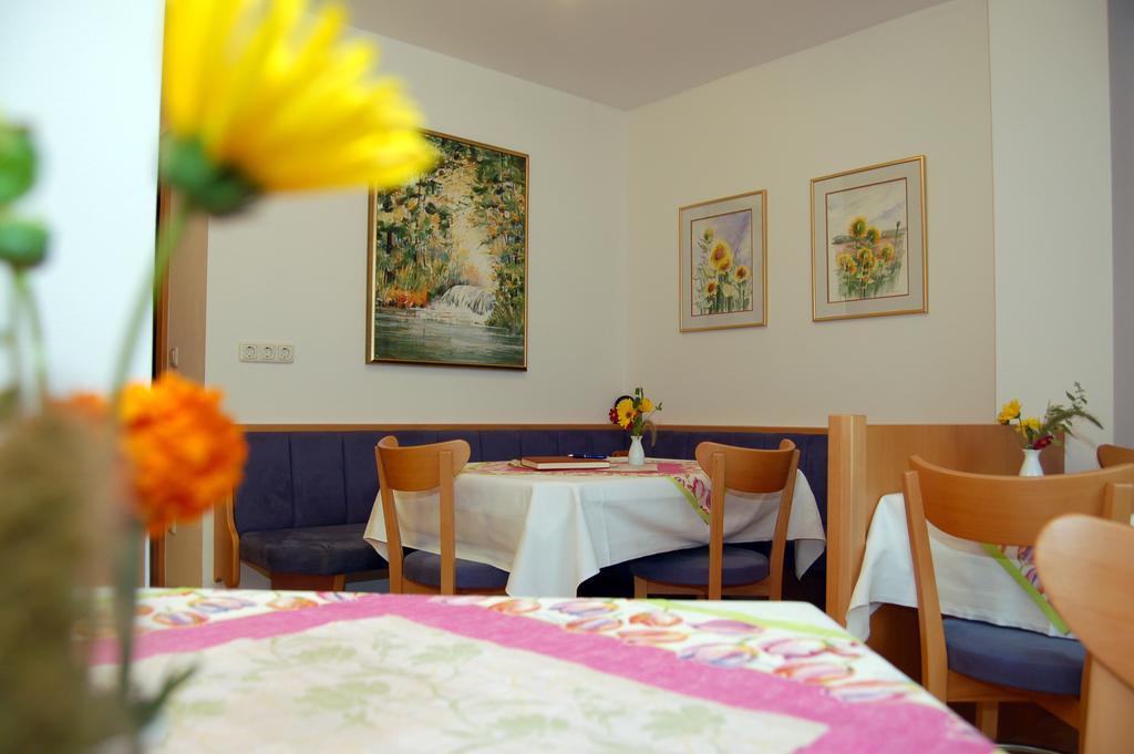 Pension Zur Post Lägenhet Bad Blumau Exteriör bild