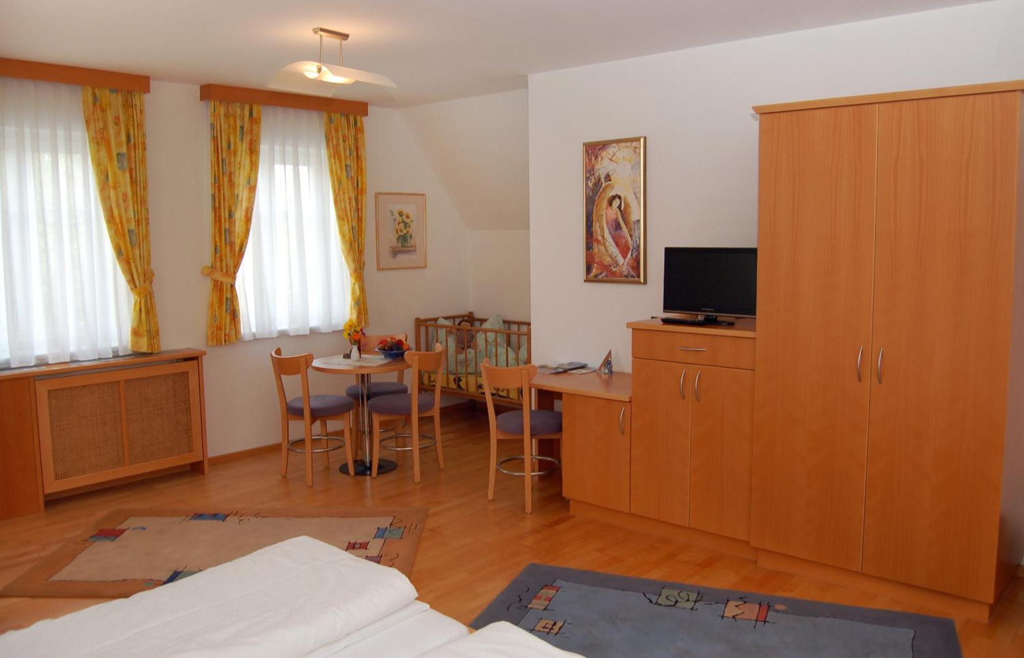 Pension Zur Post Lägenhet Bad Blumau Rum bild